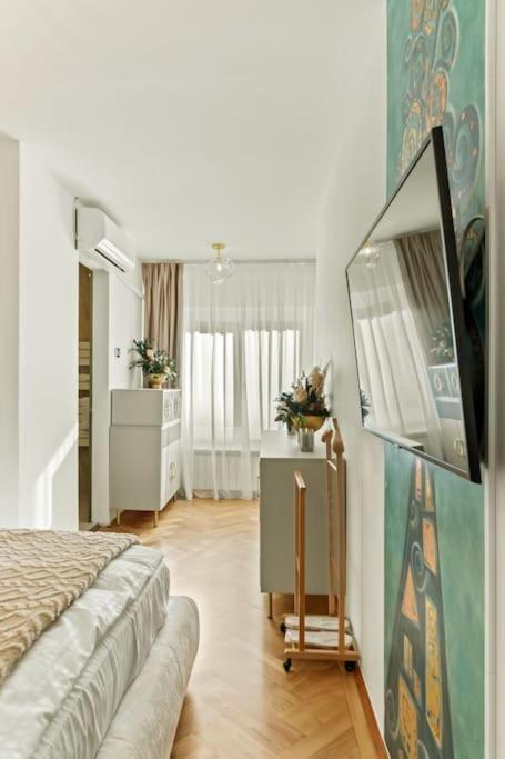 Casa De Povesti - Calea Victoriei Apartment Bucharest Luaran gambar