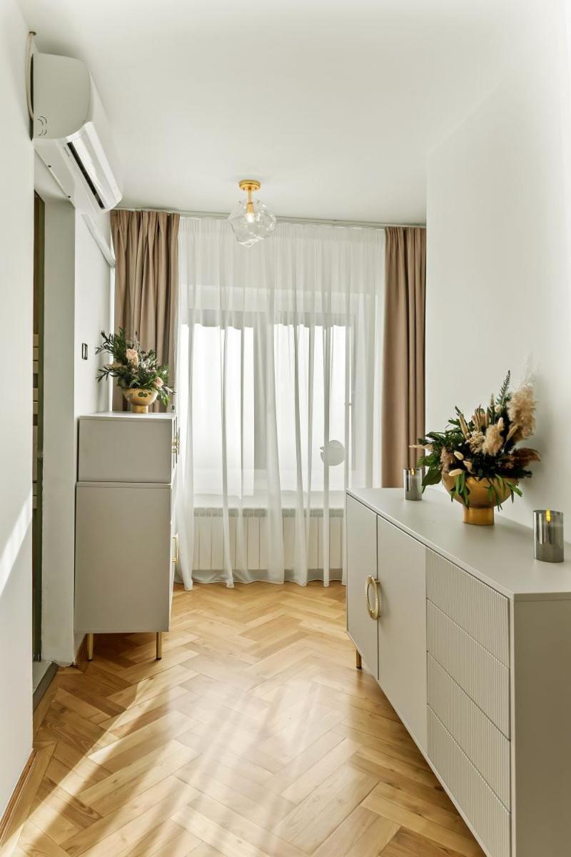 Casa De Povesti - Calea Victoriei Apartment Bucharest Luaran gambar