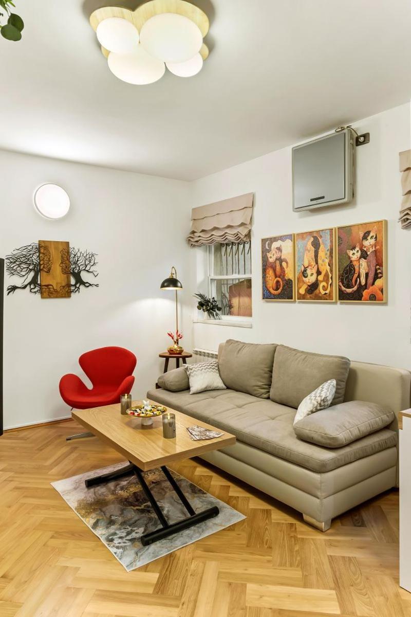 Casa De Povesti - Calea Victoriei Apartment Bucharest Luaran gambar